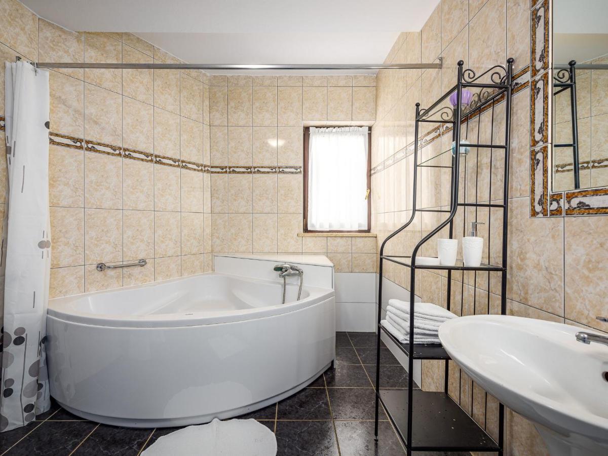 Villa Martimar With Pool And Hot Tub In Istria Rosini Екстериор снимка