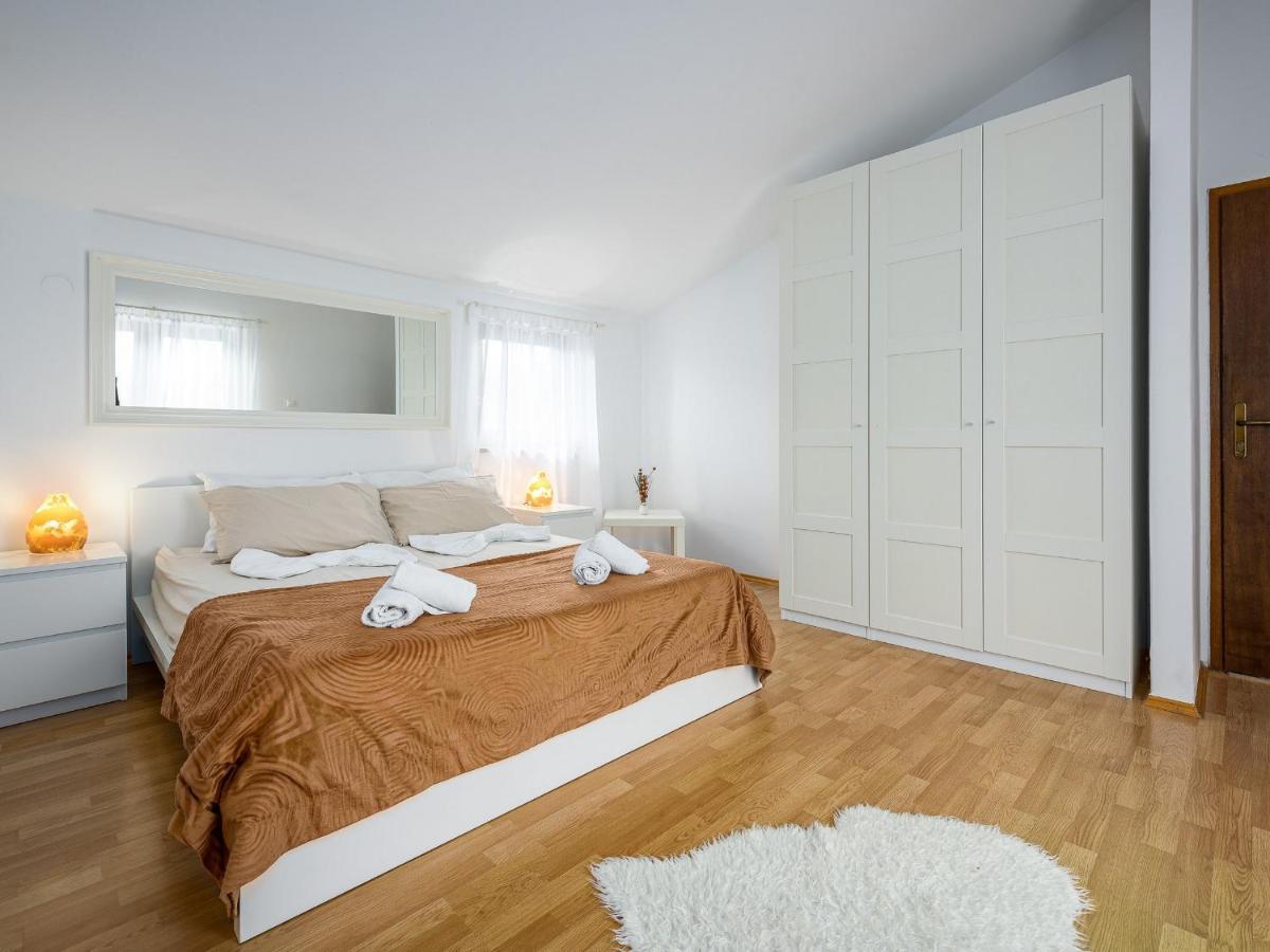 Villa Martimar With Pool And Hot Tub In Istria Rosini Екстериор снимка