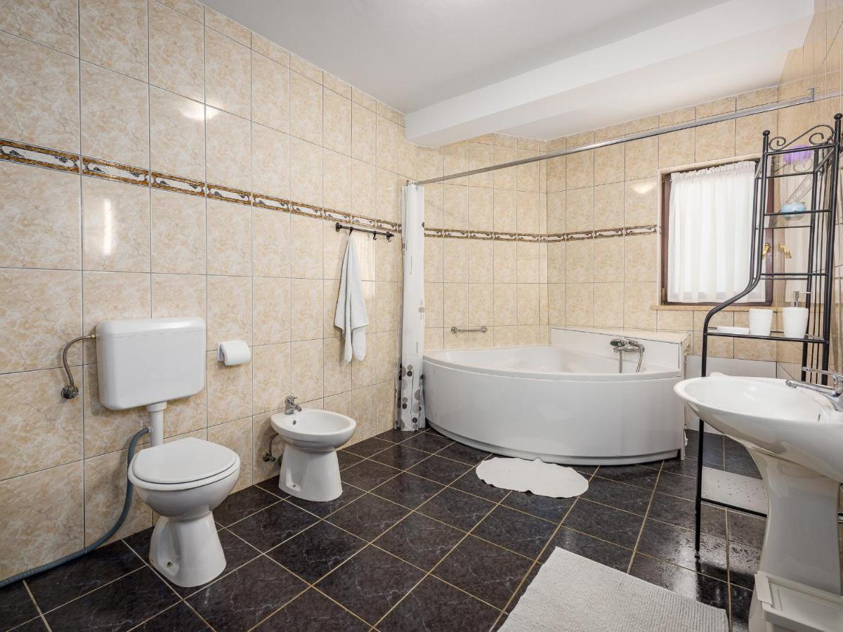 Villa Martimar With Pool And Hot Tub In Istria Rosini Екстериор снимка